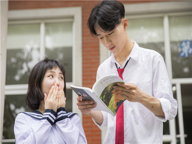 早恋怎么不影响成绩 聪明女生的聪明做法